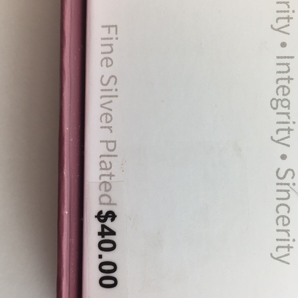 Stone Theory Mother of Pearl Necklace - Picture 6 of 8